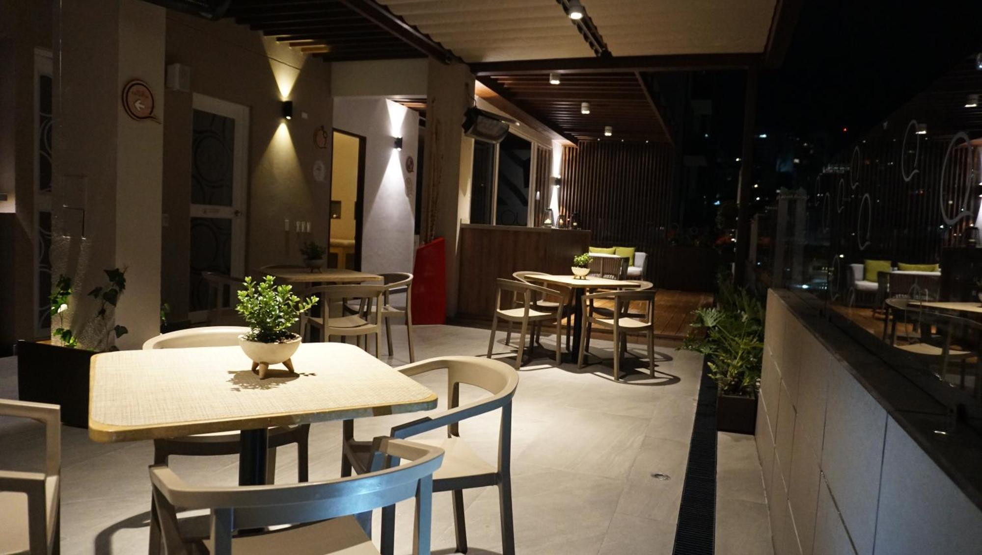 Quo Quality Hotel Manizales Dış mekan fotoğraf The interior of the restaurant